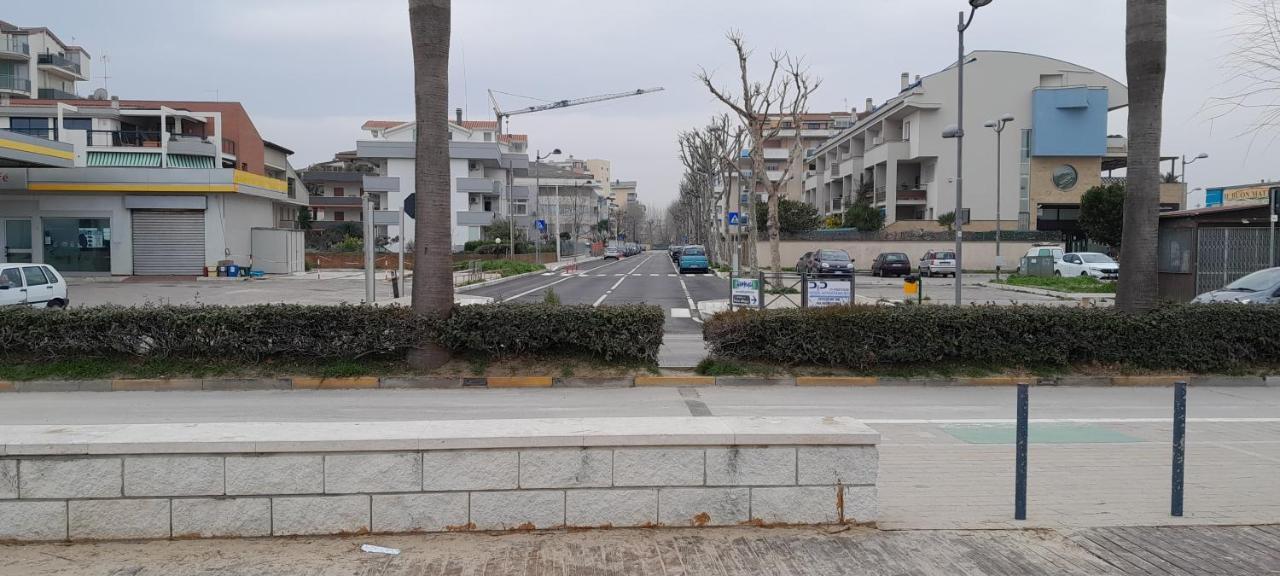 I Meridiani Montesilvano Bagian luar foto